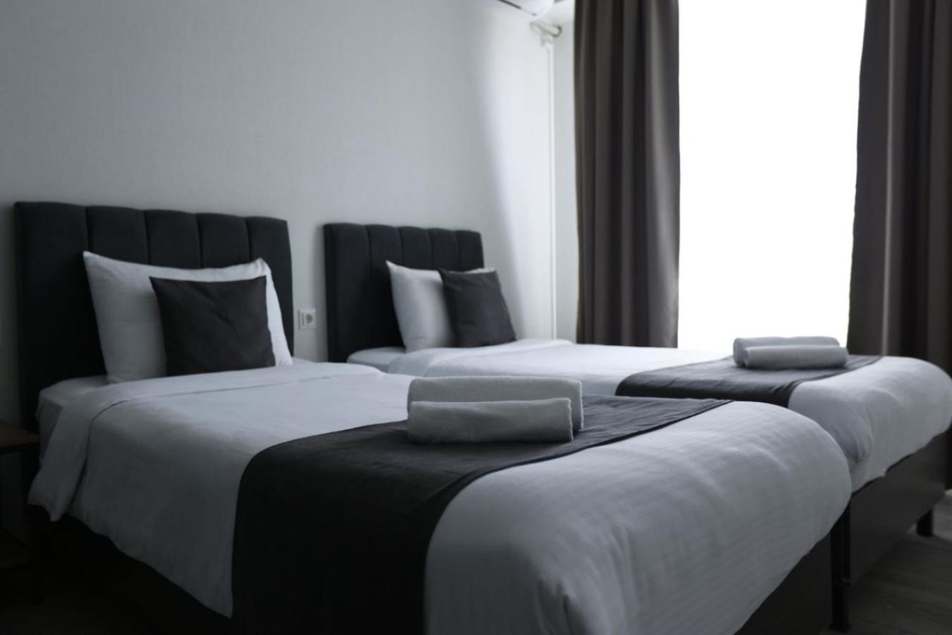 Urban Hotel Bishkek Bagian luar foto