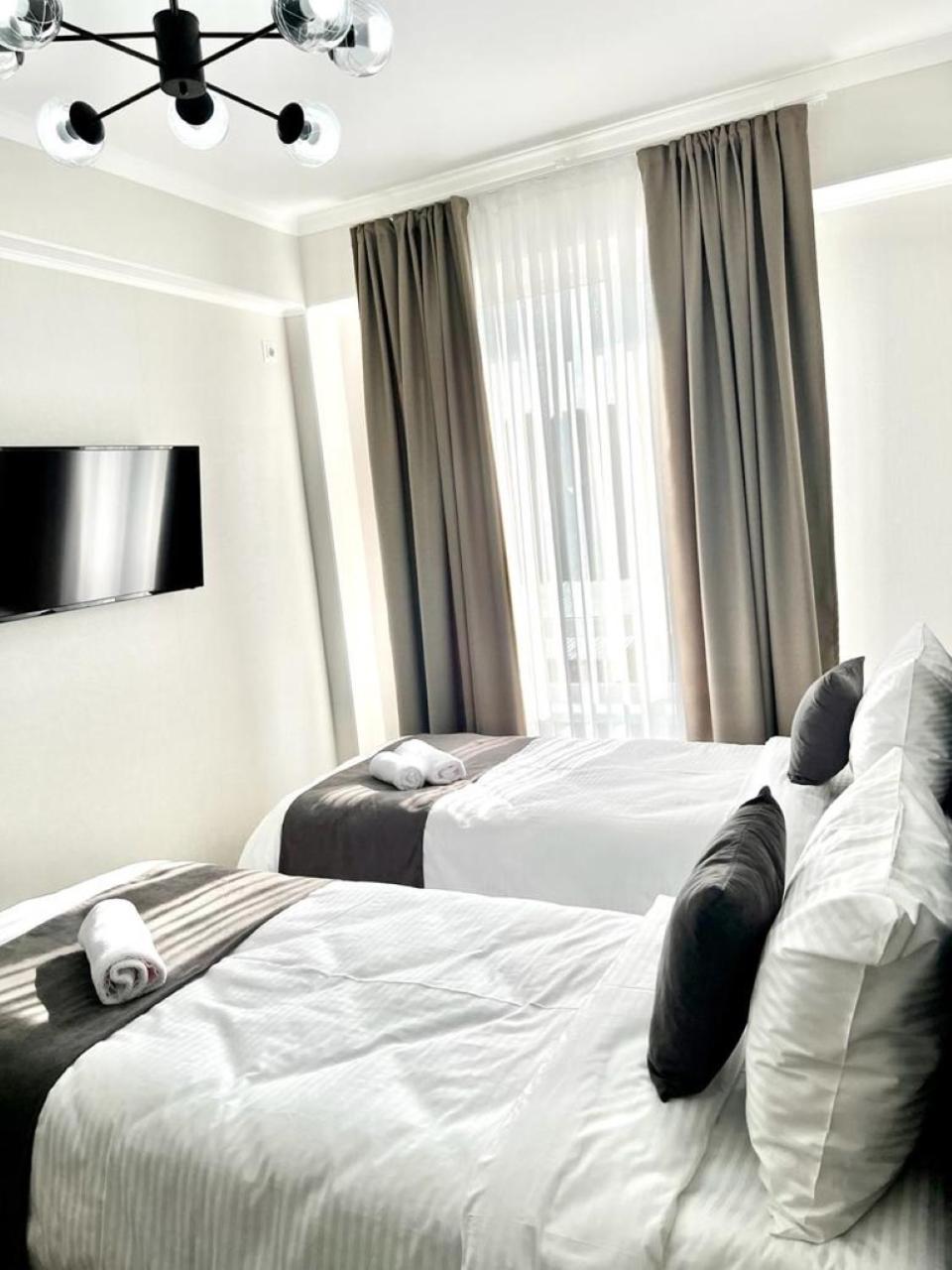 Urban Hotel Bishkek Bagian luar foto