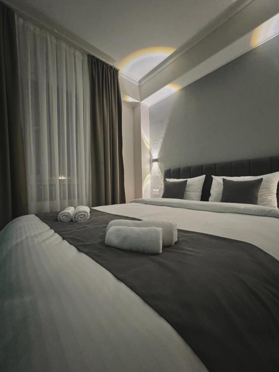 Urban Hotel Bishkek Bagian luar foto